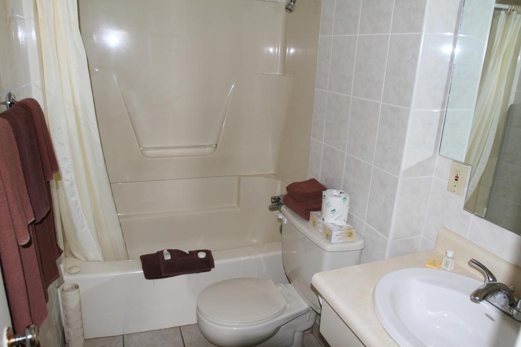 קמלופס Lac Le Jeune Resort & Nature Centre חדר תמונה